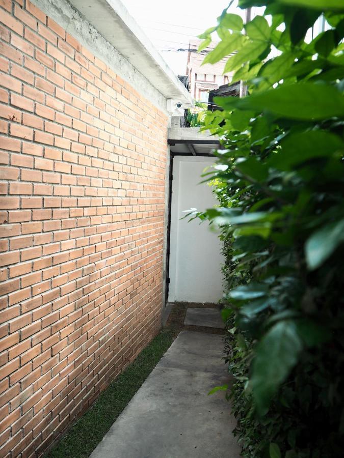 Bua House Poshtel 호텔 치앙마이 외부 사진